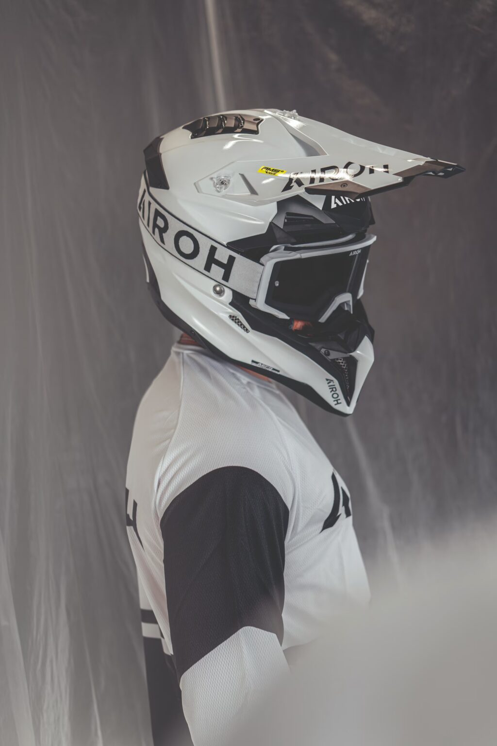 Airoh Helmet Aviator 3 EVO white gloss