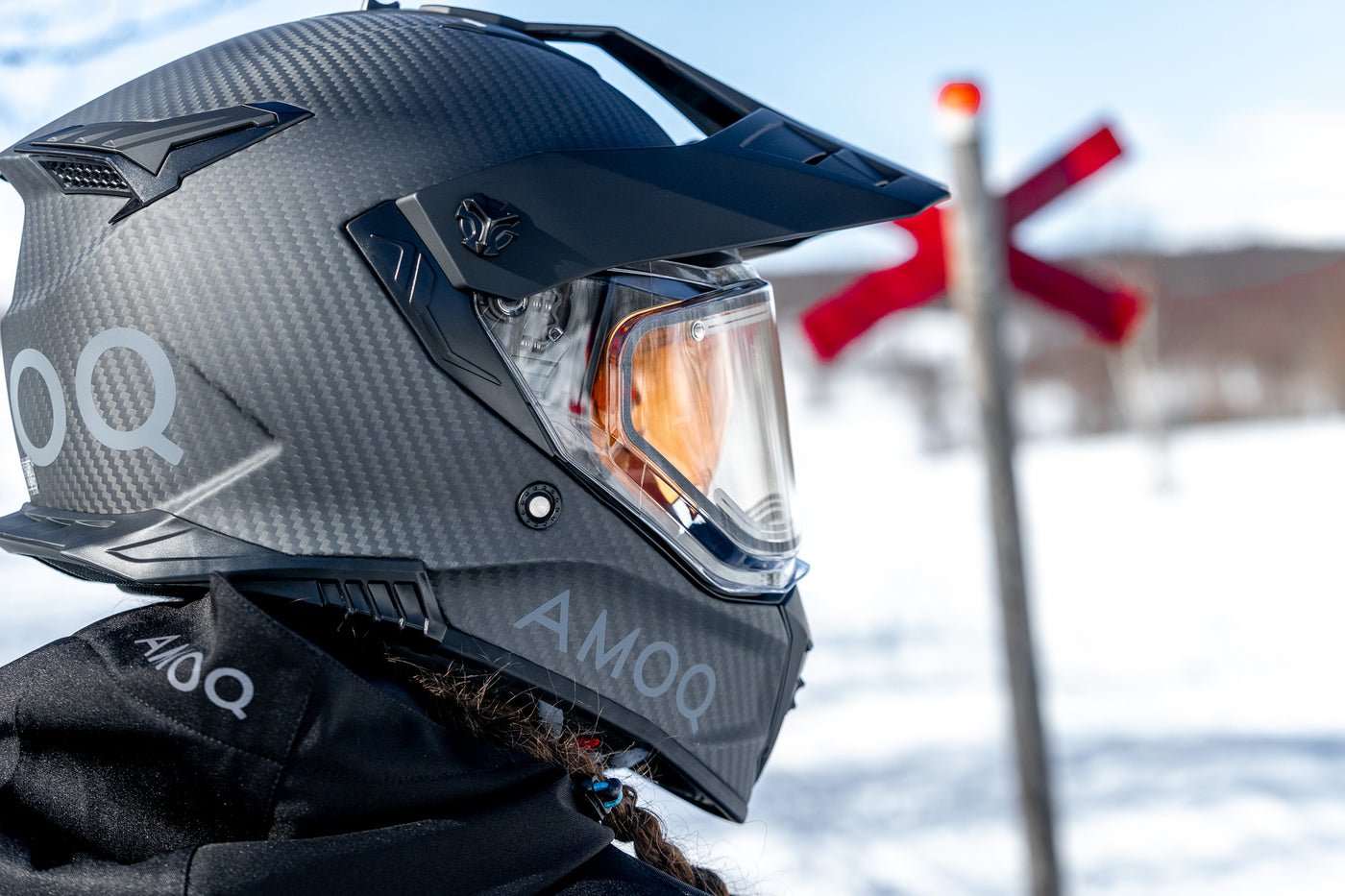 AMOQ Recoil Electric visor Carbon ADV helmet Blackout